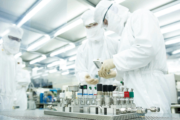 Ultra precision valves for semiconductor manufacturing